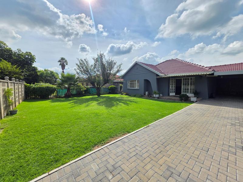 2 Bedroom Property for Sale in Three Rivers Gauteng