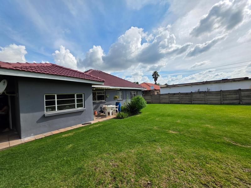 2 Bedroom Property for Sale in Three Rivers Gauteng