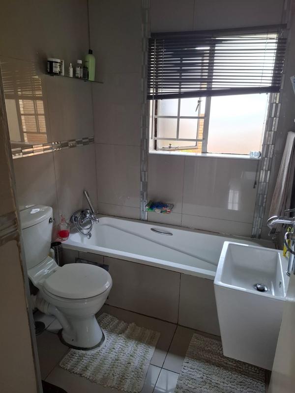 To Let 2 Bedroom Property for Rent in Olympus AH Gauteng