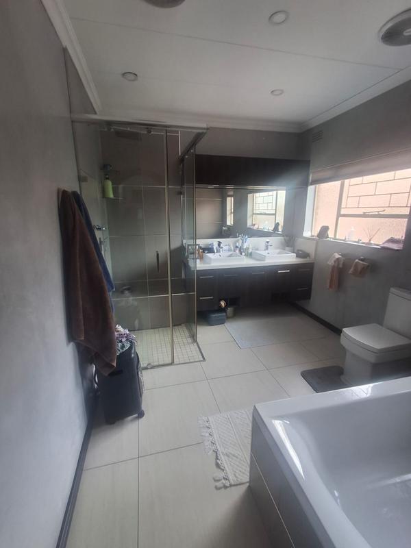 4 Bedroom Property for Sale in Vanderbijlpark SE 3 Gauteng