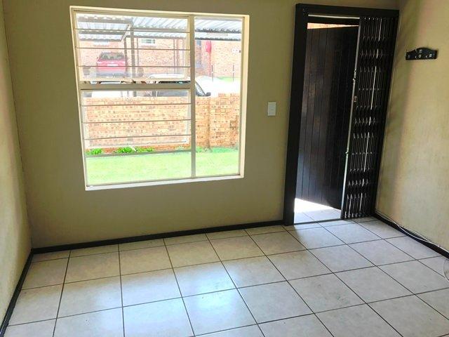 2 Bedroom Property for Sale in Honeydew Gauteng