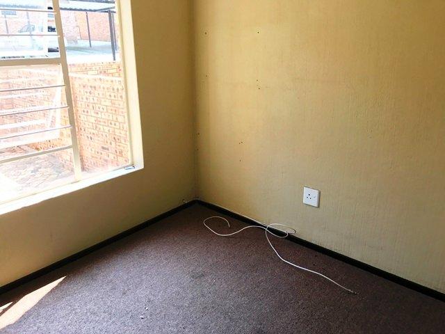 2 Bedroom Property for Sale in Honeydew Gauteng