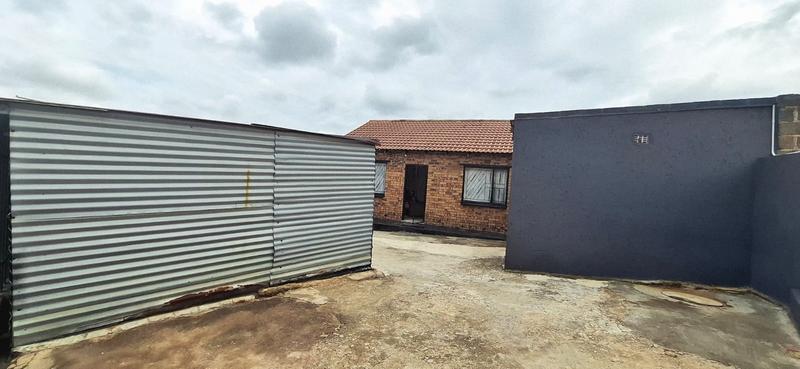 2 Bedroom Property for Sale in Tembisa Gauteng