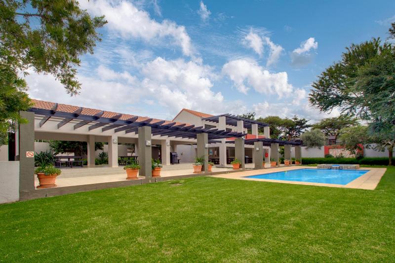 To Let 1 Bedroom Property for Rent in Fourways Gauteng