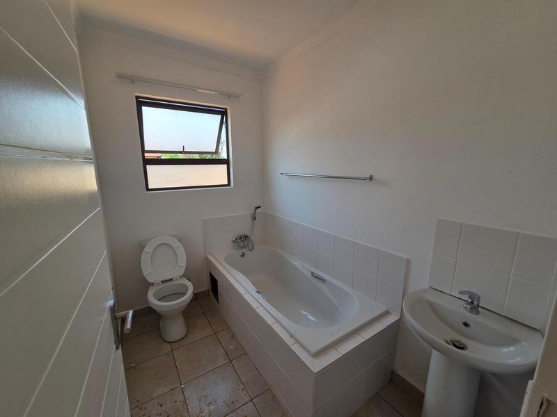 3 Bedroom Property for Sale in Windmill Park Gauteng