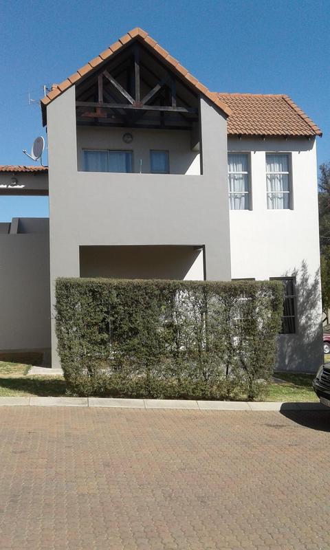 2 Bedroom Property for Sale in Buccleuch Gauteng