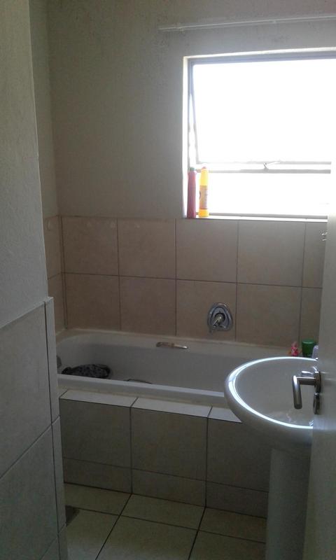 2 Bedroom Property for Sale in Buccleuch Gauteng