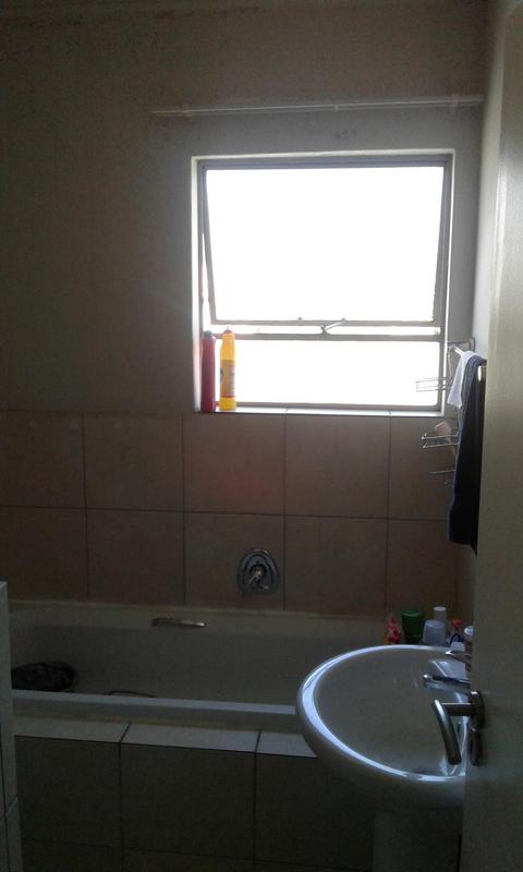 2 Bedroom Property for Sale in Buccleuch Gauteng