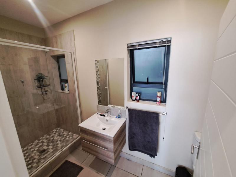 To Let 2 Bedroom Property for Rent in Die Hoewes Gauteng