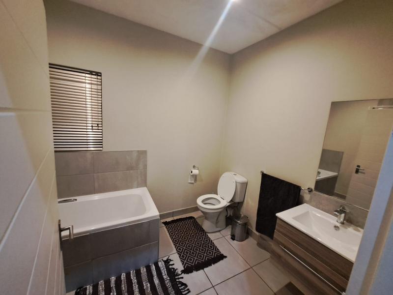 To Let 2 Bedroom Property for Rent in Die Hoewes Gauteng