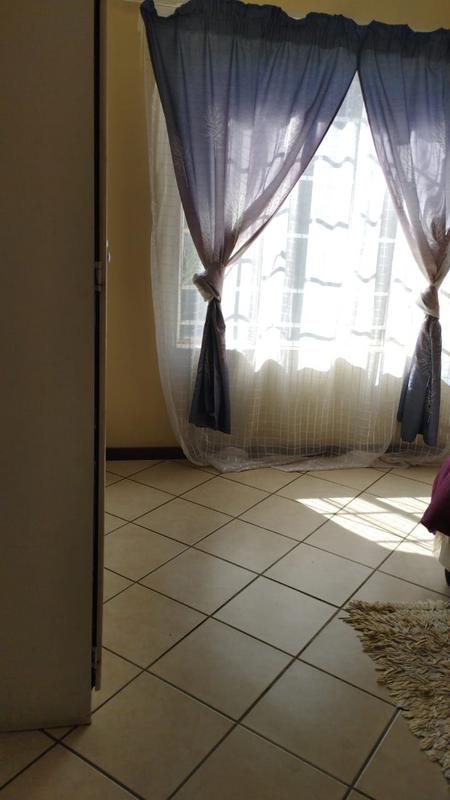 To Let 2 Bedroom Property for Rent in Die Hoewes Gauteng