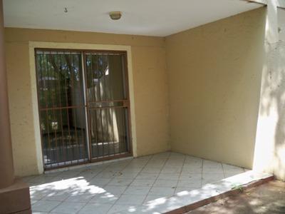 To Let 2 Bedroom Property for Rent in Die Hoewes Gauteng