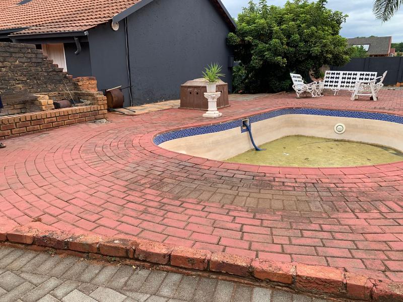 3 Bedroom Property for Sale in Hesteapark Gauteng