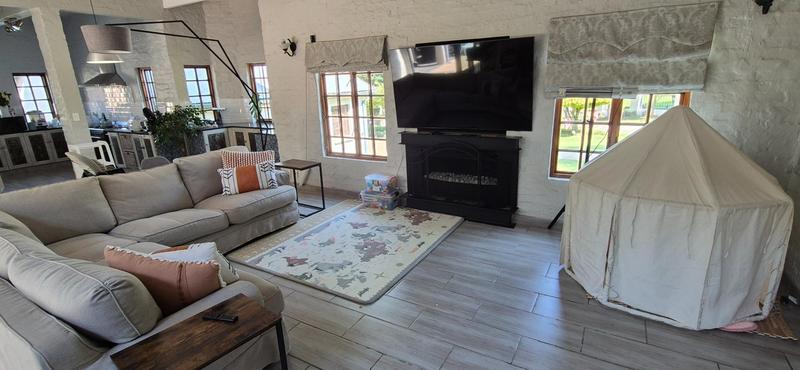 5 Bedroom Property for Sale in Cornwall Hill Gauteng