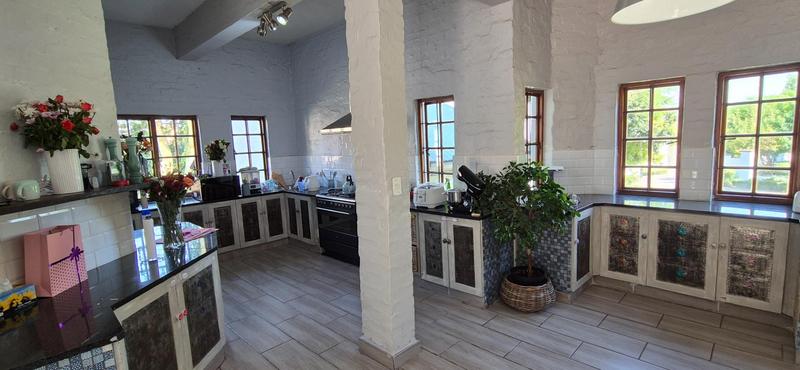 5 Bedroom Property for Sale in Cornwall Hill Gauteng