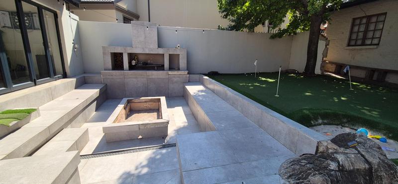 5 Bedroom Property for Sale in Cornwall Hill Gauteng