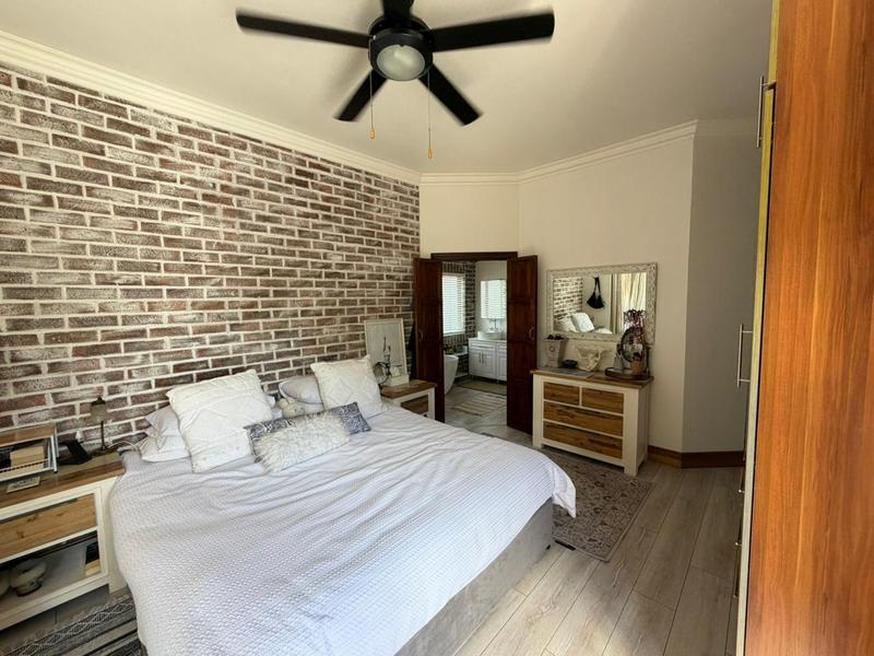 5 Bedroom Property for Sale in Blue Valley Golf Estate Gauteng