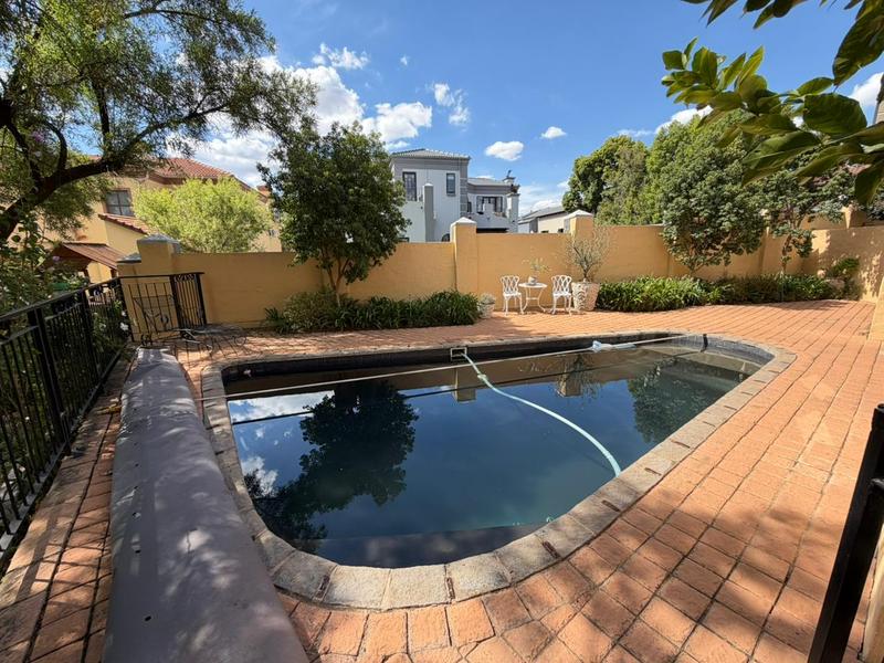 5 Bedroom Property for Sale in Blue Valley Golf Estate Gauteng