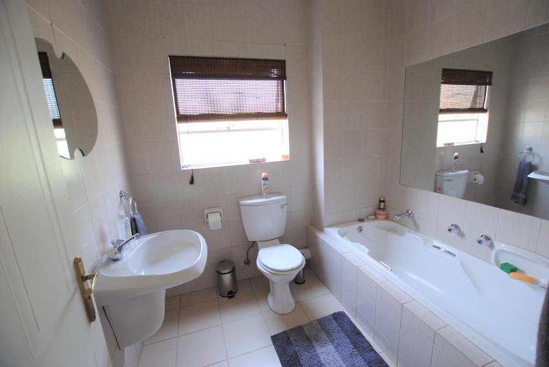 To Let 2 Bedroom Property for Rent in Rivonia Gauteng