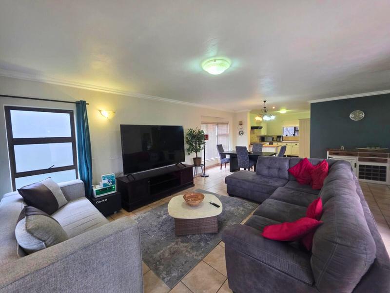 4 Bedroom Property for Sale in Glen Eagle Estate Gauteng