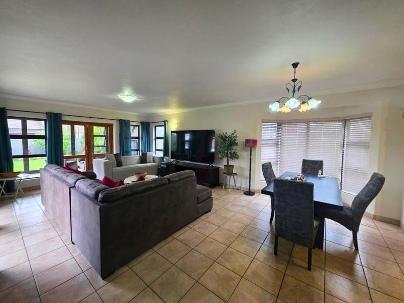 4 Bedroom Property for Sale in Glen Eagle Estate Gauteng