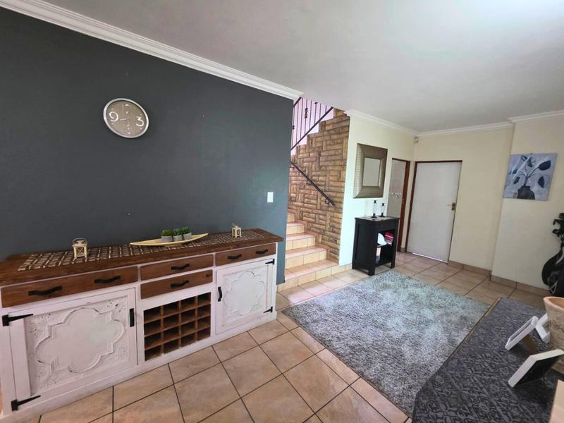 4 Bedroom Property for Sale in Glen Eagle Estate Gauteng