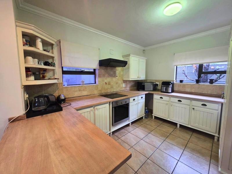 4 Bedroom Property for Sale in Glen Eagle Estate Gauteng