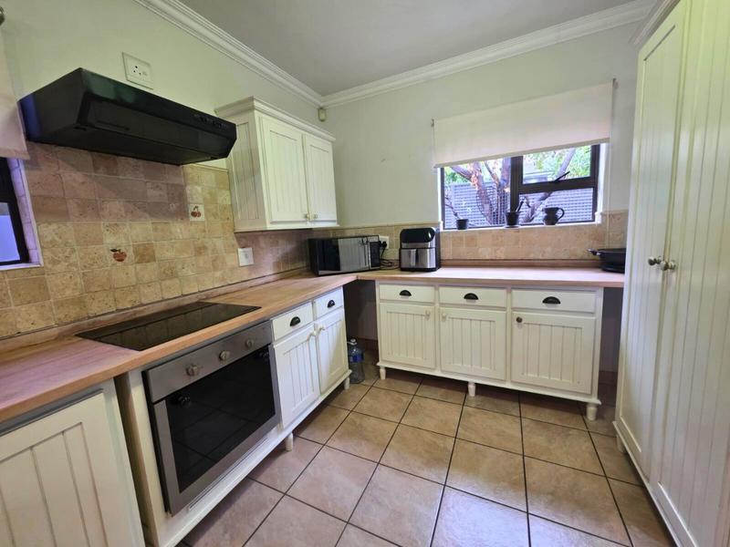 4 Bedroom Property for Sale in Glen Eagle Estate Gauteng