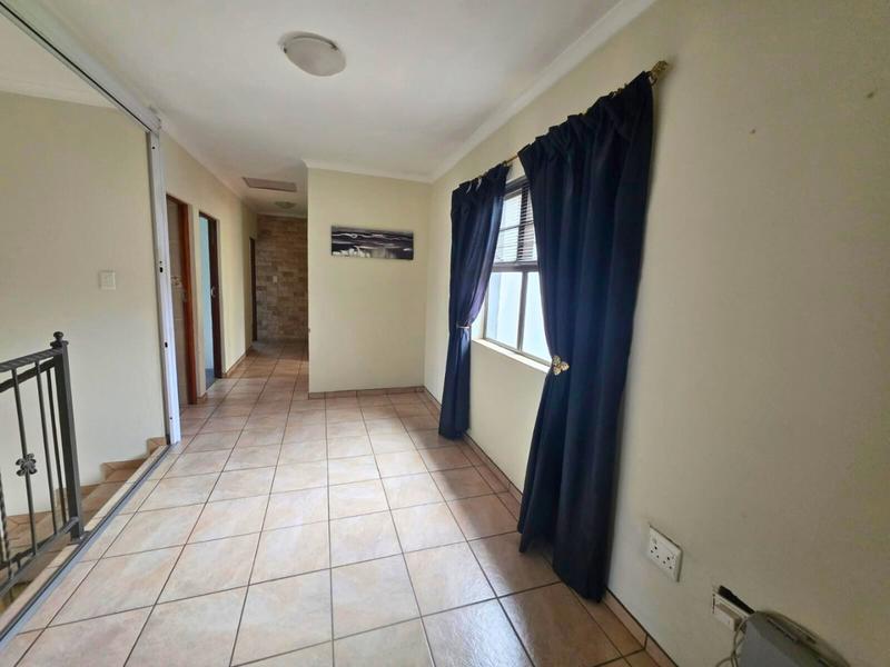 4 Bedroom Property for Sale in Glen Eagle Estate Gauteng