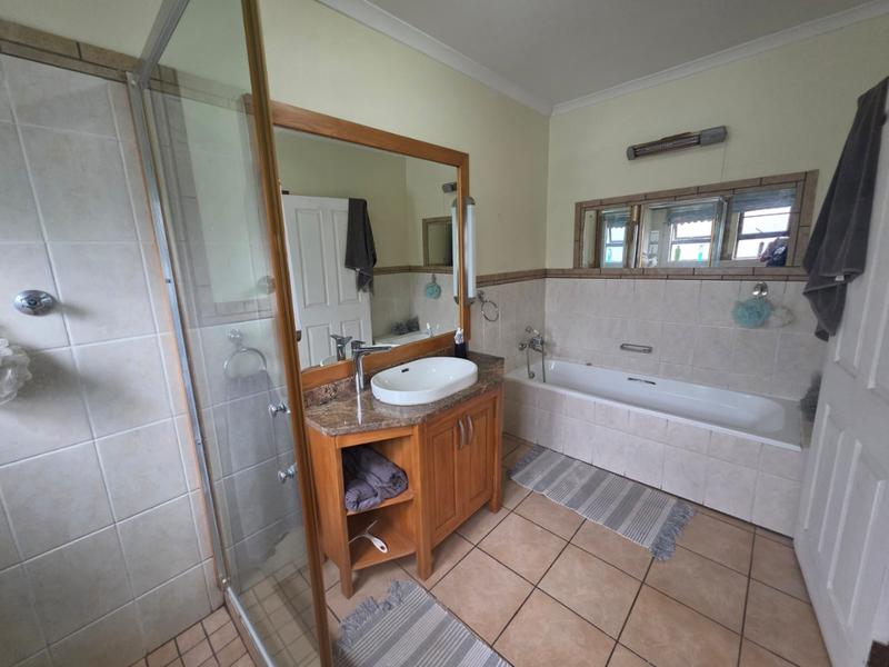 4 Bedroom Property for Sale in Glen Eagle Estate Gauteng