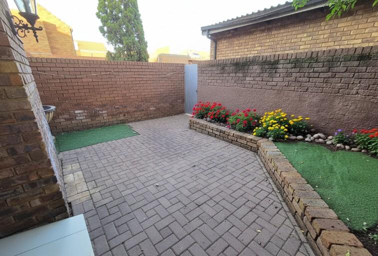 4 Bedroom Property for Sale in Elardus Park Gauteng