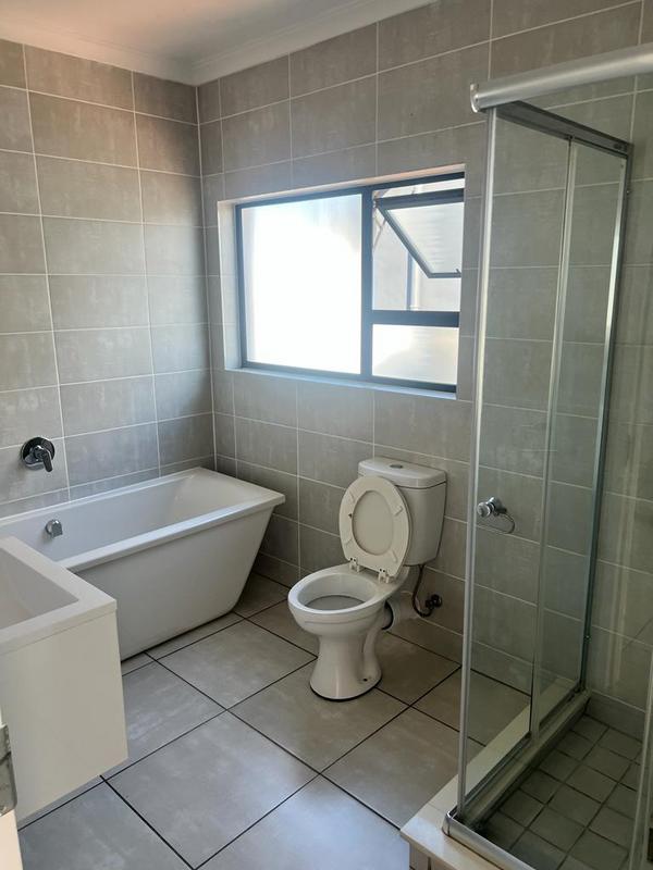2 Bedroom Property for Sale in Silver Lakes Gauteng