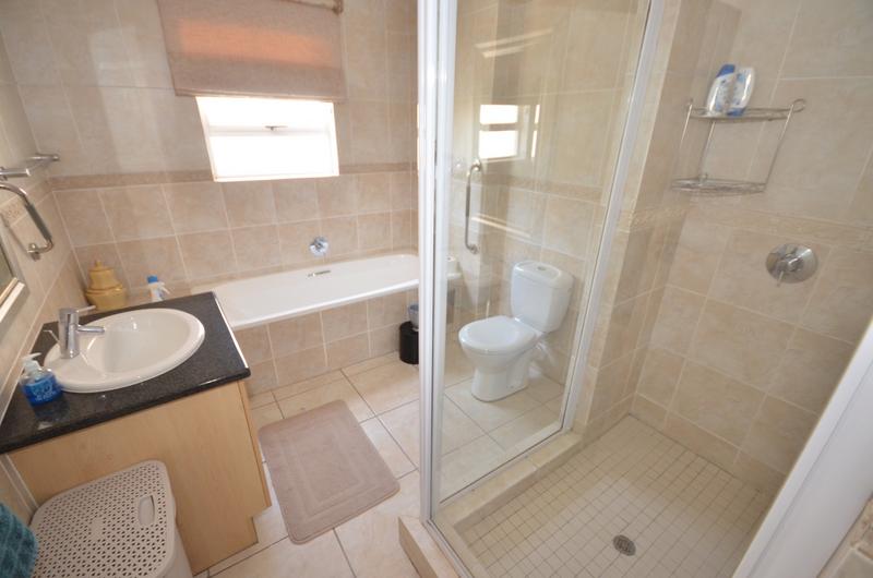 To Let 3 Bedroom Property for Rent in Edenburg Gauteng