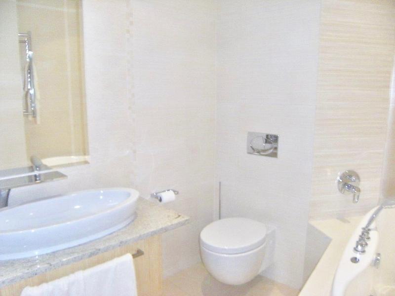 To Let 1 Bedroom Property for Rent in Sandhurst Gauteng