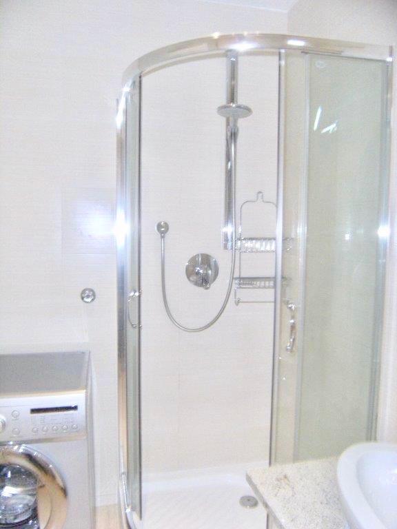 To Let 1 Bedroom Property for Rent in Sandhurst Gauteng