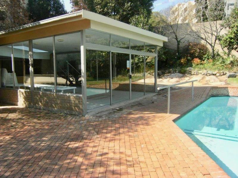 To Let 1 Bedroom Property for Rent in Sandhurst Gauteng