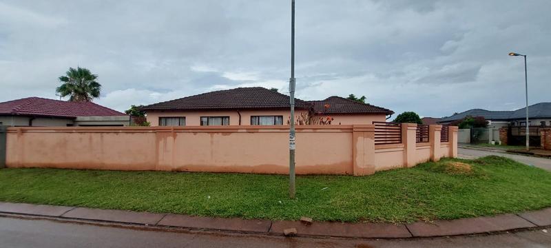 3 Bedroom Property for Sale in The Orchards Gauteng