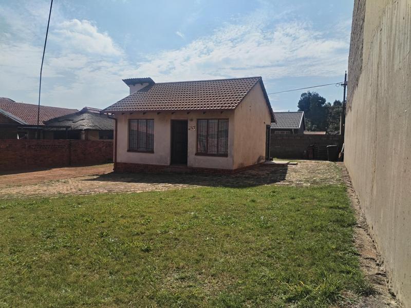 To Let 2 Bedroom Property for Rent in Kagiso Gauteng