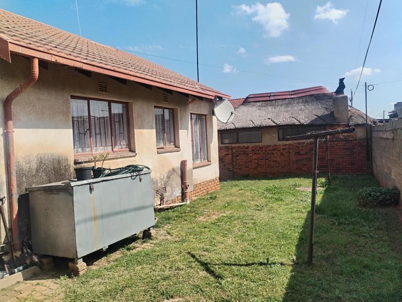 To Let 2 Bedroom Property for Rent in Kagiso Gauteng