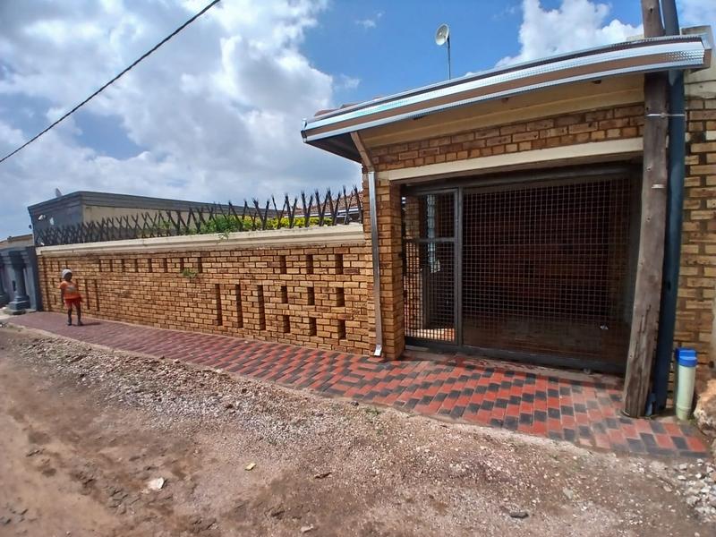 3 Bedroom Property for Sale in Rondebult Gauteng