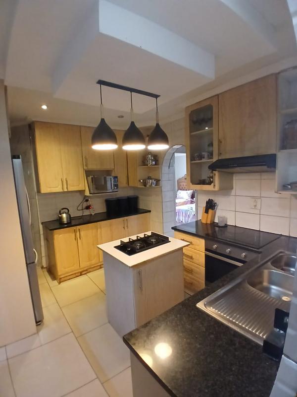 3 Bedroom Property for Sale in Rondebult Gauteng