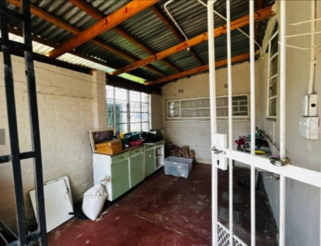 5 Bedroom Property for Sale in Geduld Gauteng