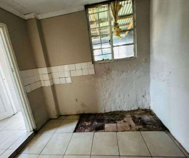 5 Bedroom Property for Sale in Geduld Gauteng