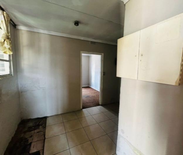 5 Bedroom Property for Sale in Geduld Gauteng