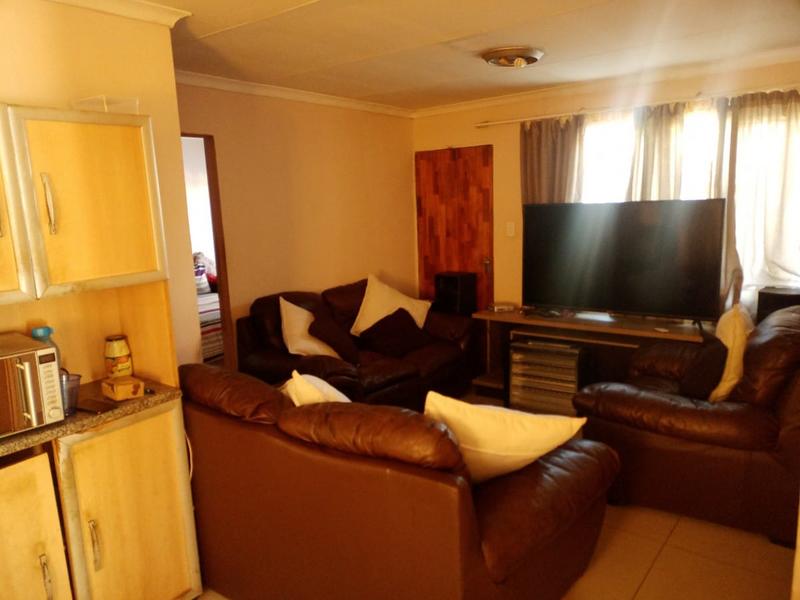 4 Bedroom Property for Sale in Protea Glen Gauteng