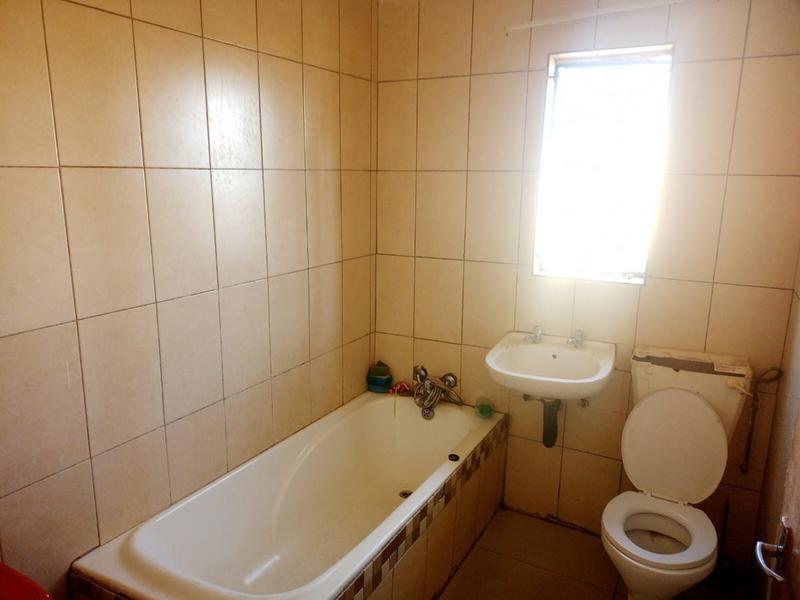 4 Bedroom Property for Sale in Protea Glen Gauteng