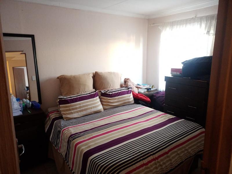 4 Bedroom Property for Sale in Protea Glen Gauteng