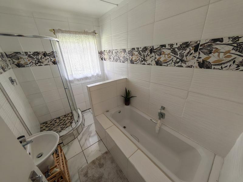 3 Bedroom Property for Sale in Vanderbijlpark SW 5 Gauteng