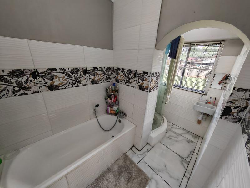 3 Bedroom Property for Sale in Vanderbijlpark SW 5 Gauteng