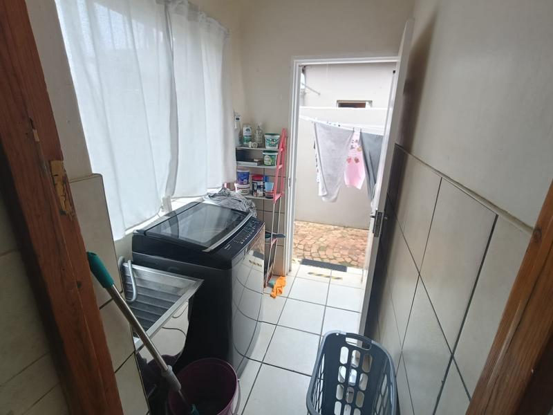 To Let 3 Bedroom Property for Rent in Strubenvale Gauteng